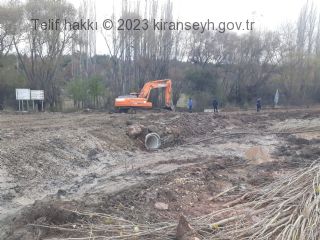 Kıranşeyh Köyü ile Gazelyakup Köyü arasındaki köy yolunun asfalt kaplamasının bozuk ve yolun dar olması nedeni ile Kütahya İl Özel idaresi ekipleri köy yollarında yol genişletme çalışmalarını başlattı.